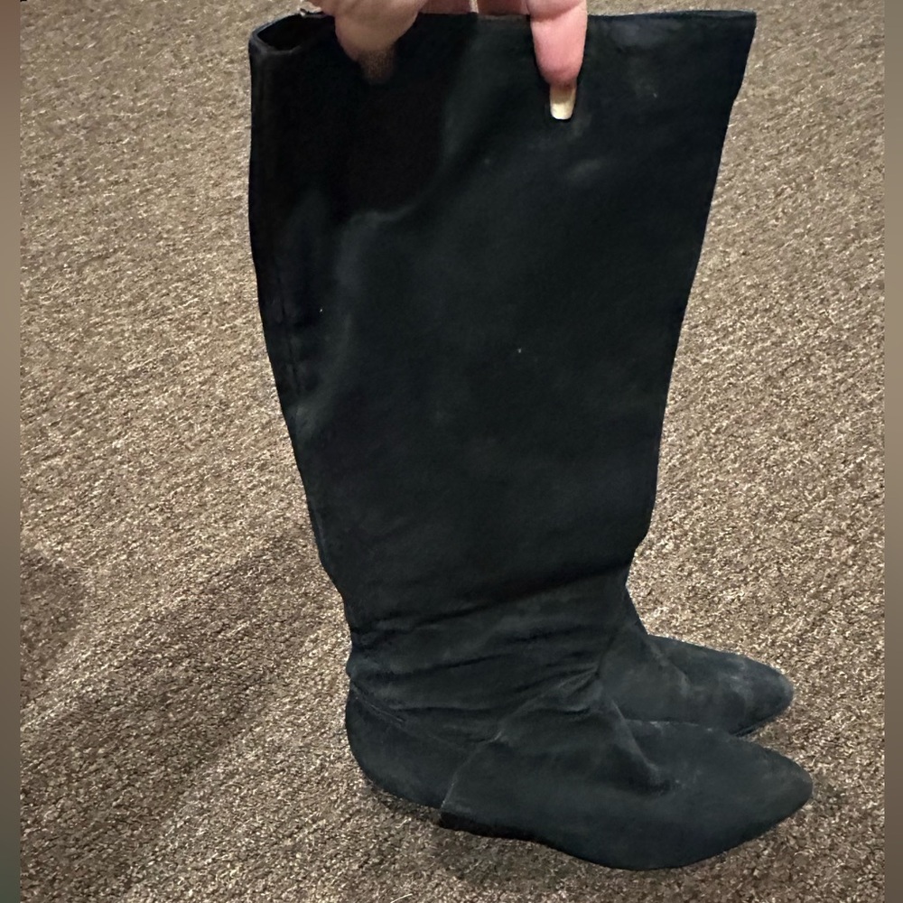 Vero Cuoio Women's Black Suede Leather Side-Zip Low Heel Boots; 7M